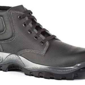 Calzado de trabajo Bompel con puntera de PVC reforzada y suela antideslizante, color negro, ideal para entornos que requieren protección sin peso metálico