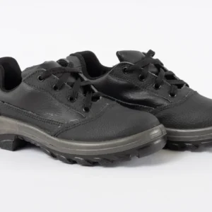 Zapato Pampero con puntera plástica. Confeccionado en cuero. Origen Brasil